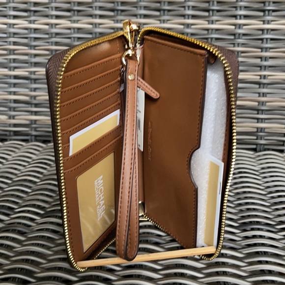 Michael Kors Jet Set Travel Lg Flat Multifunctional Phone Case-Wristlet-Wallet - Picture 11 of 16
